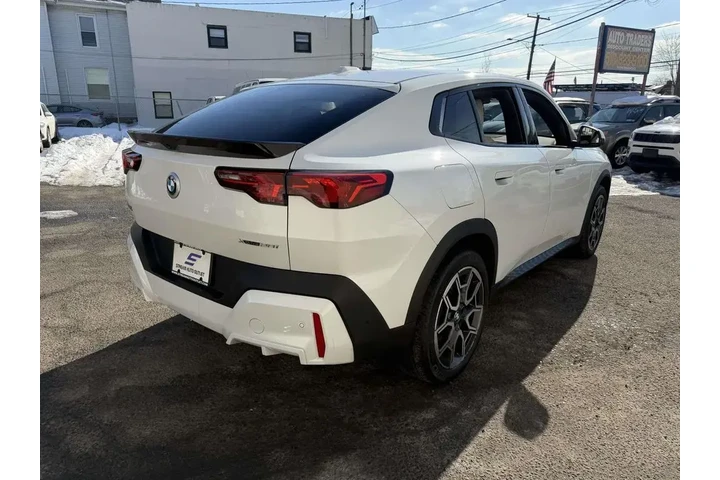 $39272 : BMW X2 2026 AWD xDrive28i 4d image 7