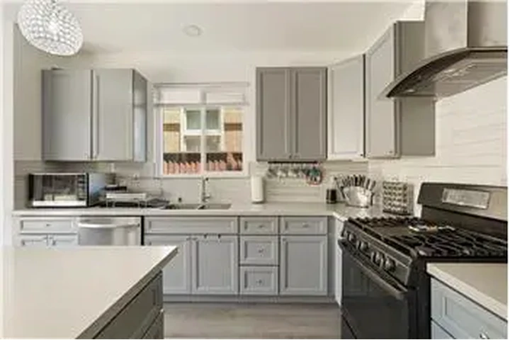 $4375 : Rental property with 6 bedro image 4