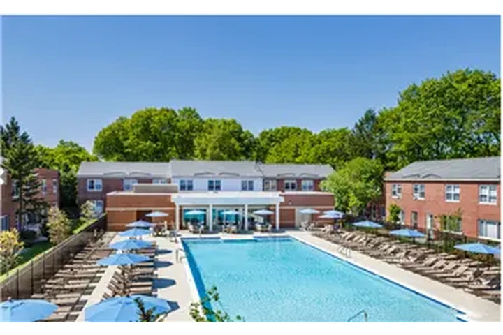 $3240 : Rental property with 1 bedro image 9