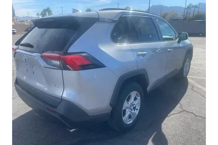 $22960 : Toyota RAV4 2021 XLE 4dr SUV image 5