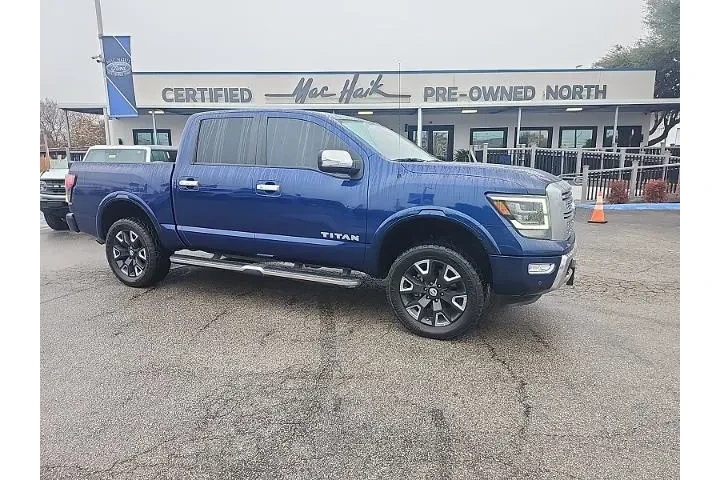 $30998 : Nissan Titan 2021 4x4 Platin image 1