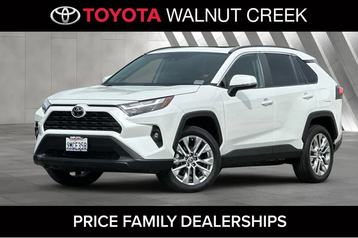 $34500 : Toyota RAV4 2024 XLE Premium image 1