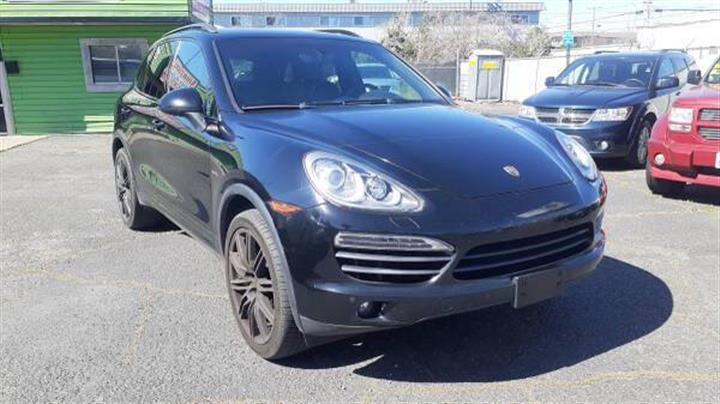 $13588 : 2012 Cayenne S Hybrid image 3