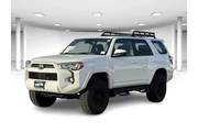 $39994 : Toyota 4Runner 2024 4x2 SR5 thumbnail