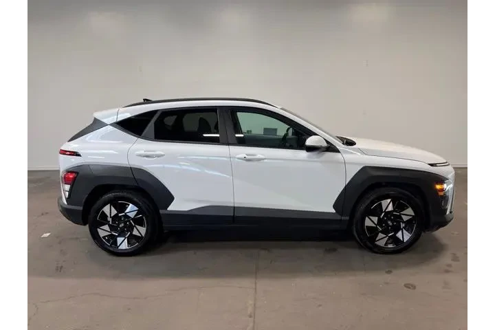 $17634 : Hyundai KONA 2024 SEL 4dr Cr image 2
