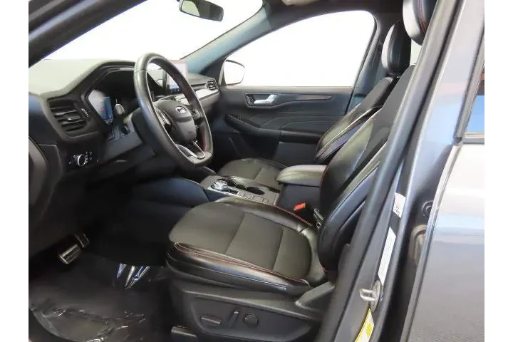 $21795 : Ford Escape 2024 ST-Line 4dr image 3