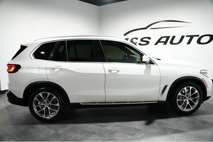 $33878 : 2022 X5 xDrive40i image 8