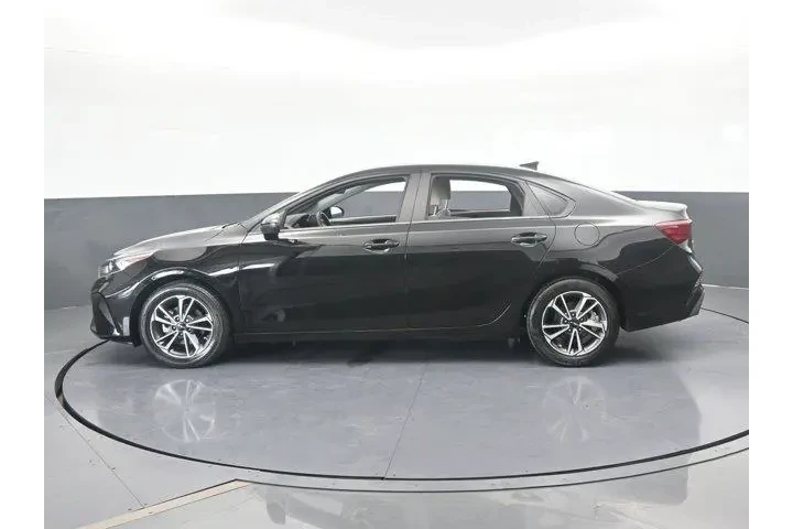 $13995 : Kia Forte 2022 FE 4dr Sedan image 3