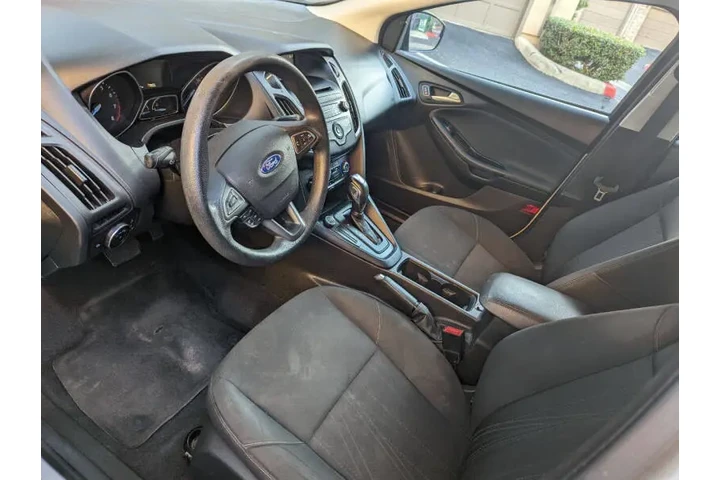$8490 : 2016 Focus SE image 6