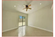 $820 : Casa de 3 dormitorios y 2 baño thumbnail