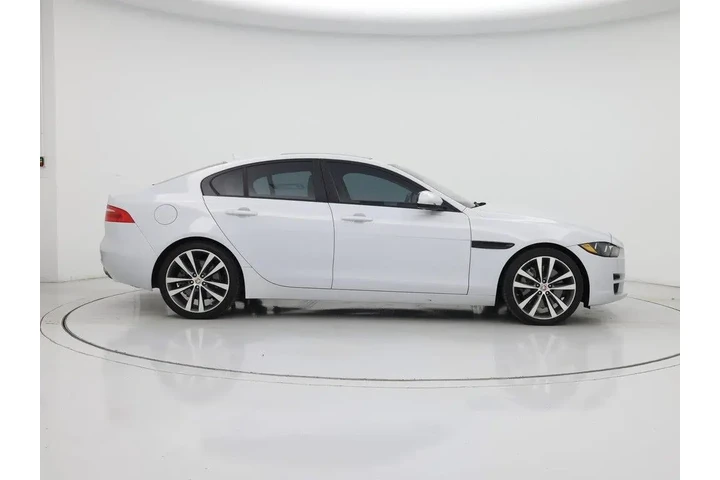 $16998 : Jaguar XE 2017 35t Prestige image 7