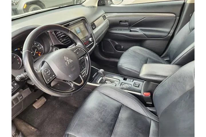 $12799 : Mitsubishi Outlander 2020 AW image 8