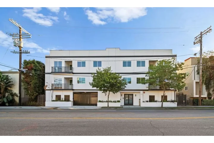 $1950 : 2Bedroom Apt in Vermont Ave image 1