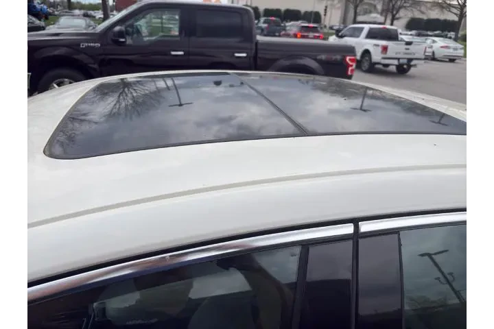 $12250 : Cadillac XTS 2013 Platinum C image 4