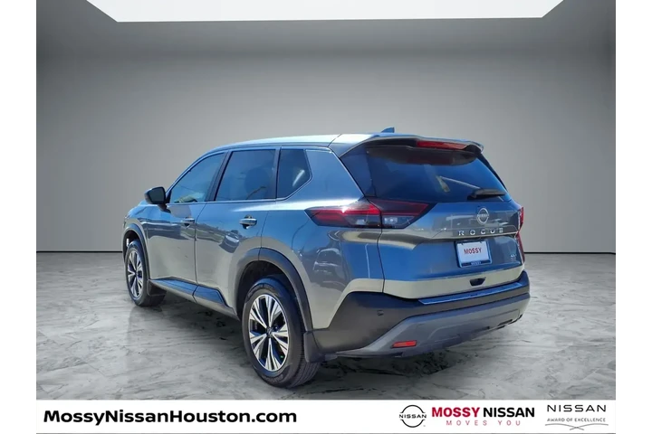 $17295 : Nissan Rogue 2023 SV 4dr Cro image 2