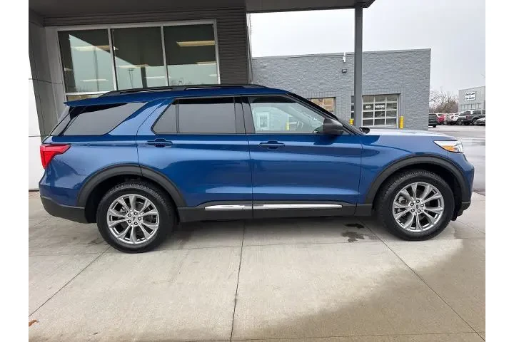 $32900 : Ford Explorer 2023 AWD XLT 4 image 9