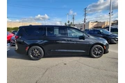 $18991 : Chrysler Pacifica 2018 Touri thumbnail