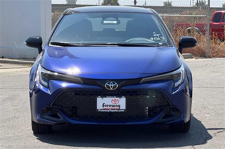 $26393 : Corolla Hatchback SE image 9