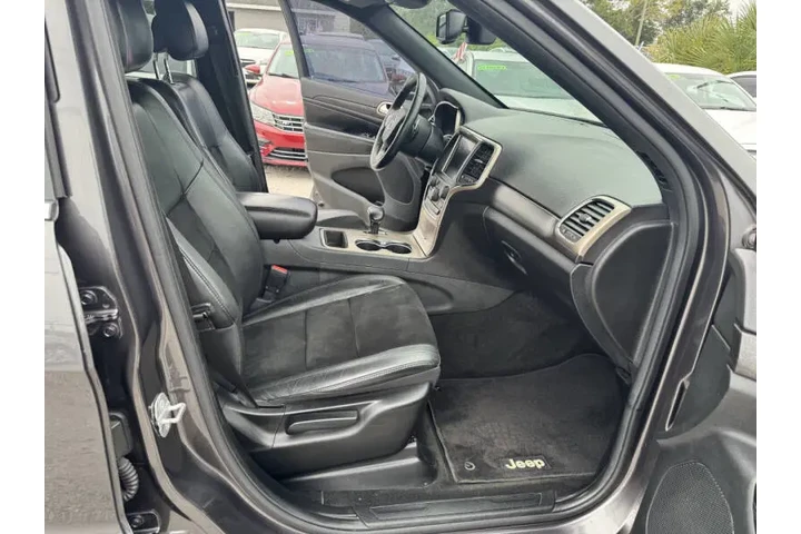 $10997 : 2014 Grand Cherokee Laredo image 4