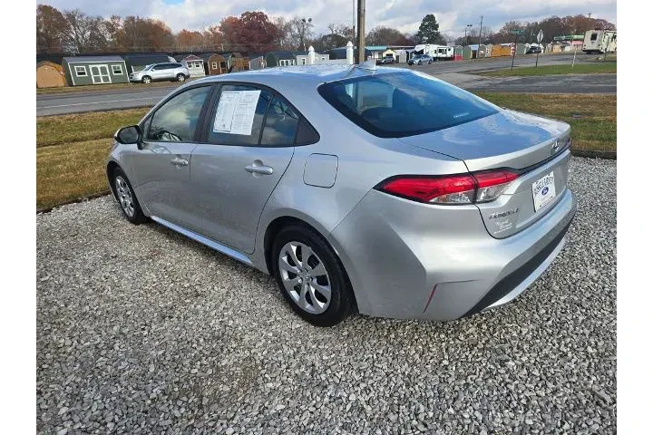 $17998 : Toyota Corolla 2022 LE 4dr S image 3
