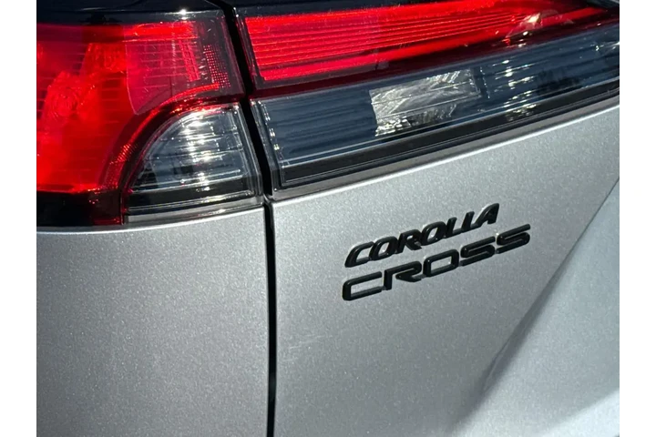 $31075 : Toyota Corolla Cross Hybrid image 6