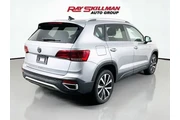 $24975 : Volkswagen Taos 2024 SE 4dr thumbnail
