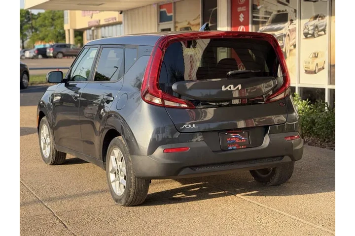 $15499 : 2022 Soul LX image 7