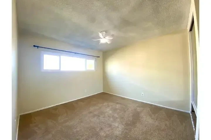 $2200 : LONG BEACH APTO REMODELADA image 3