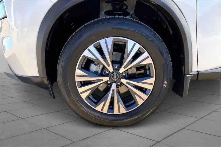 $23598 : Nissan Rogue 2023 SV 4dr Cro image 10