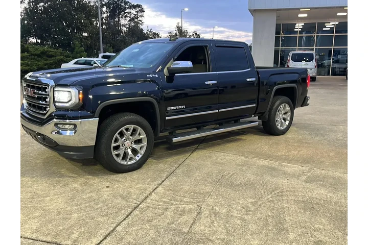$24227 : GMC Sierra 1500 2018 4x4 SLT image 1