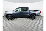 $34900 : Toyota Tacoma 2023 4x4 TRD P thumbnail