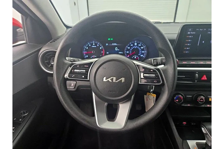 $17998 : Kia Forte 2023 LXS 4dr Sedan image 10