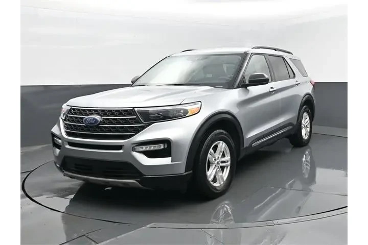 $26767 : Ford Explorer 2022 AWD XLT 4 image 2