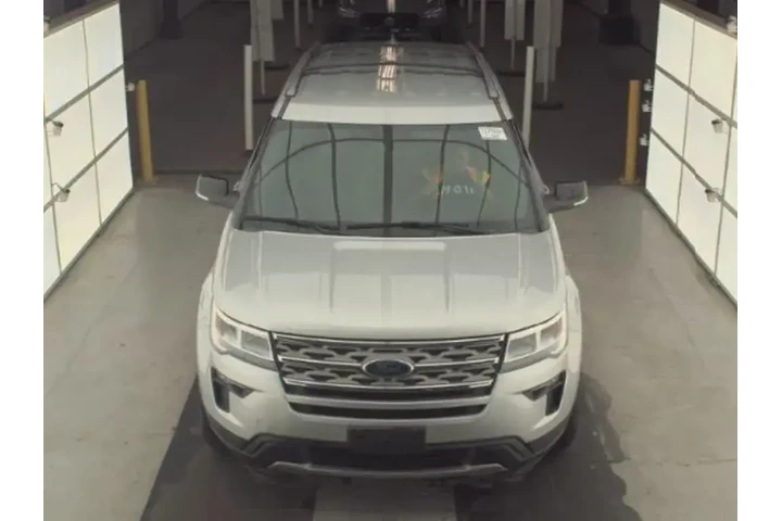 $17293 : Ford Explorer 2018 AWD XLT 4 image 2