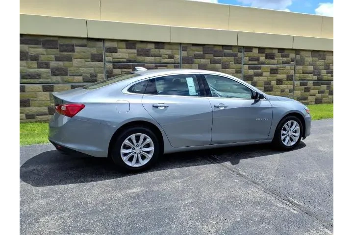 $21224 : Chevrolet Malibu 2025 LT 4dr image 10