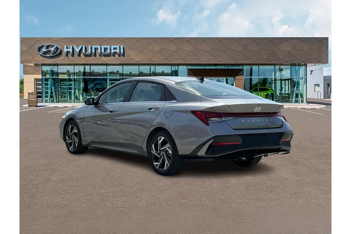 $21786 : Hyundai ELANTRA 2024 SEL 4dr image 5