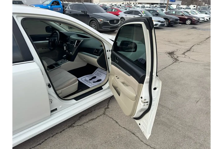 $6980 : 2014 Legacy 4dr Sdn H4 Auto 2 image 8