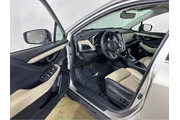 $21989 : 2020 Outback Limited thumbnail