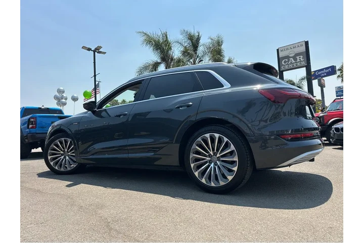 $20999 : 2019 e-tron Prestige image 4