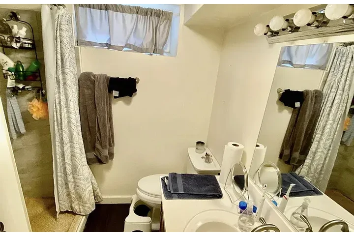 $2150 : HOUSE RENT IN DENVER CO !! image 5