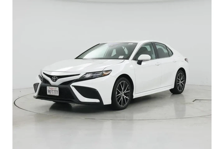 $27998 : Toyota Camry 2024 SE 4dr Sed image 4