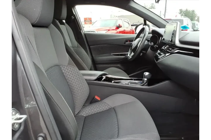 $22227 : Toyota C-HR 2022 Nightshade image 5