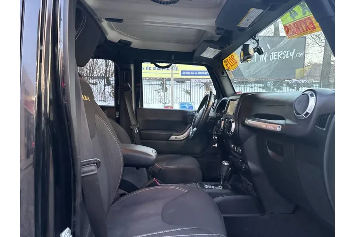 $15499 : 2015 Wrangler Unlimited Sahara image 9