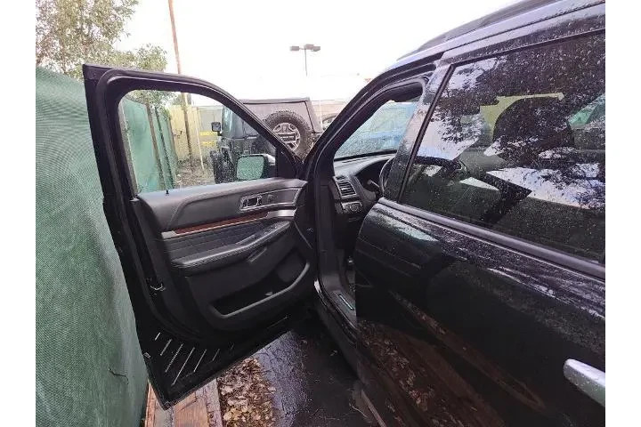 $18298 : Ford Explorer 2017 AWD Plati image 4