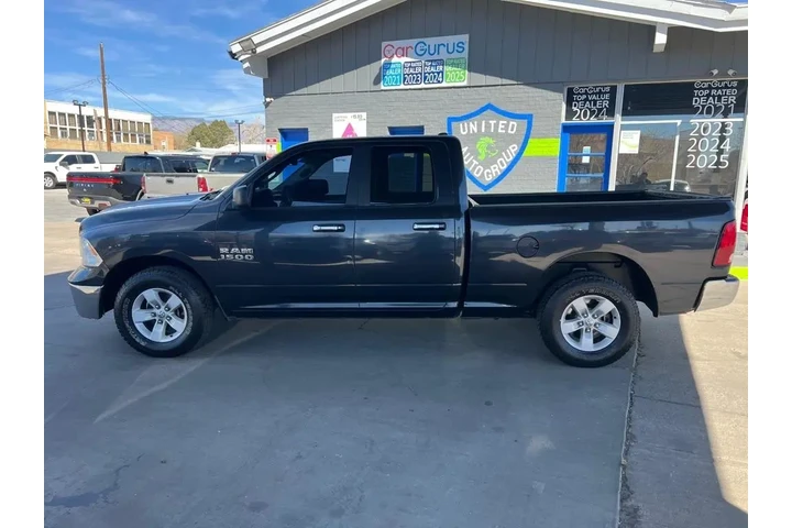 2017 RAM 1500 SLT Quad Cab 2WD image 8