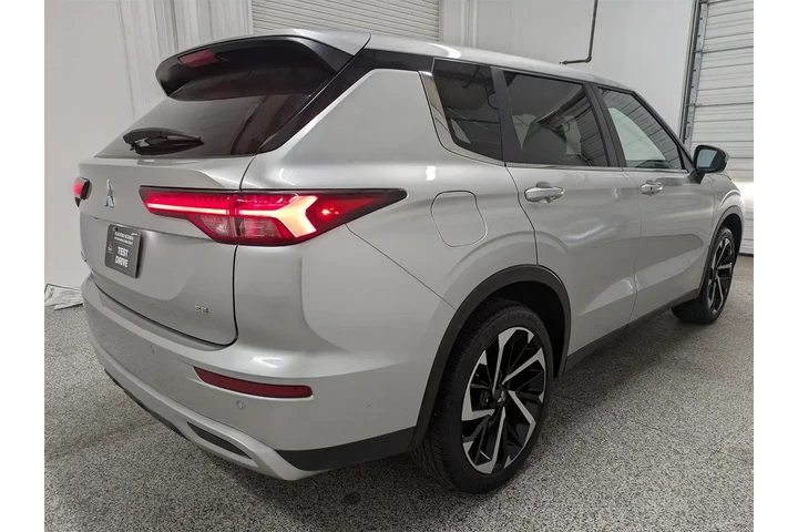$24997 : Mitsubishi Outlander 2024 SE image 4