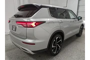 $24997 : Mitsubishi Outlander 2024 SE thumbnail
