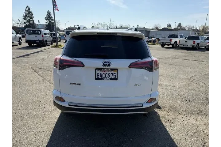$14000 : Toyota RAV4 2017 XLE 4dr SUV image 4