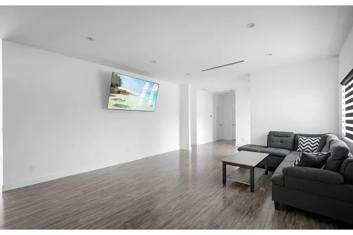 $3500 : 3 bedroom house available image 6