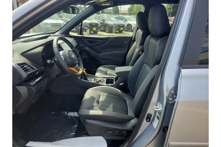 $39995 : Subaru Forester 2025 AWD Wil image 5
